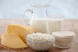 Молочные продукты, богаты кальцием, препятствуют усвоению железа