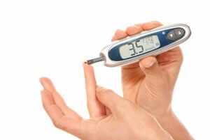 Измерить уровень сахара в крови в домашних условиях можно с помощью глюкометра 