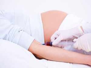 В 3 триместре беременной обязательно необходимо сдать анализ крови на свертываемость