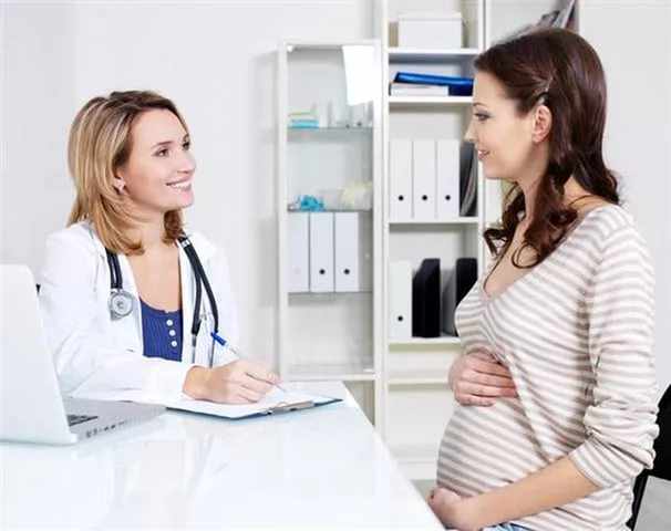 Посещение врача при беременности
