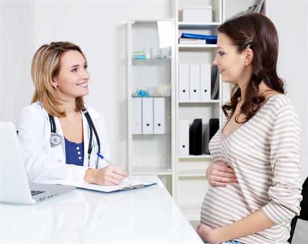 Приём беременной у врача